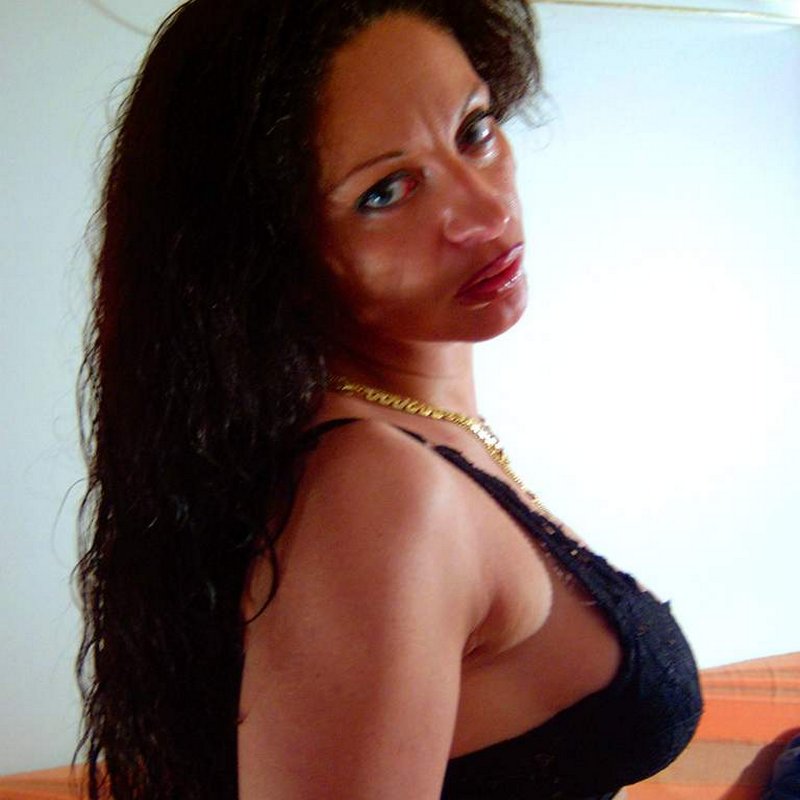 Julienne 22 Escort Le Mesnil